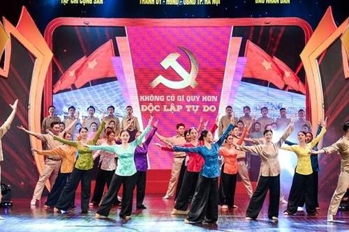 Tổ chức Chương trình nghệ thuật chính luận Lời Bác - Lời của non sông