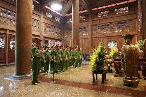 Cụm thi đua số 4 báo công dâng Bác tại Khu di tích K9