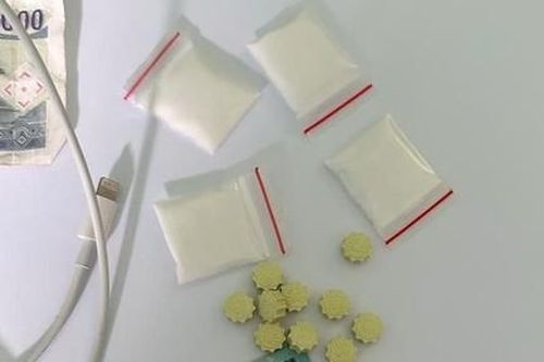 Nam thanh niên bị bắt khi mang ma túy nhập cảnh trái phép