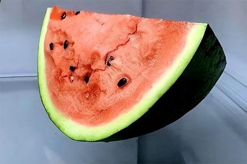 Dưa hấu để tủ lạnh qua đêm có thực sự nguy hiểm?