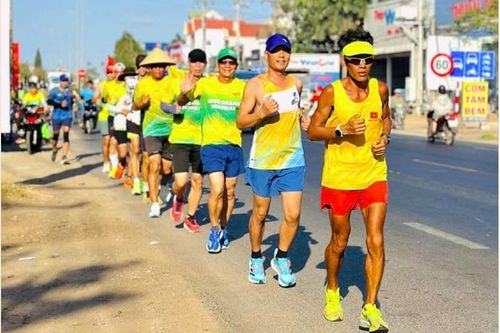 Dinh dưỡng quan trọng thế nào cho người tập luyện thể thao?