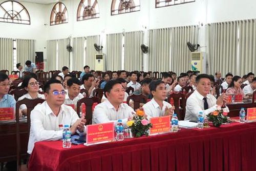 Đồng chí Vũ Quỳnh được bầu giữ chức Phó Chủ tịch UBND huyện Thanh Oai
