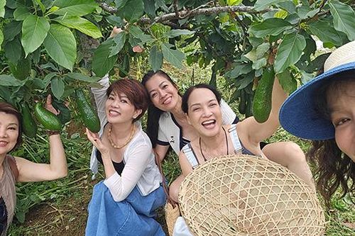Tuổi hưu nhiều niềm vui của 2 nữ NSND nổi tiếng làng kịch miền Bắc