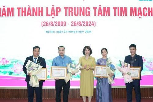 15 năm Trung tâm Tim mạch, Bệnh viện E - khẳng định vị thế và ghi dấu ấn trên bản đồ tim mạch trong nước và thế giới