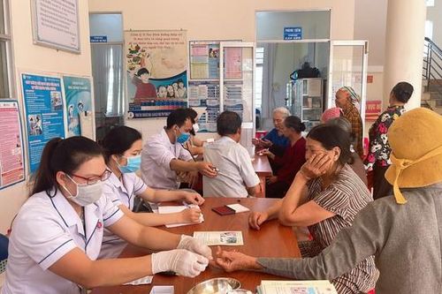Chăm sóc và nâng cao sức khỏe nhân dân cần thực hiện những biện pháp gì?