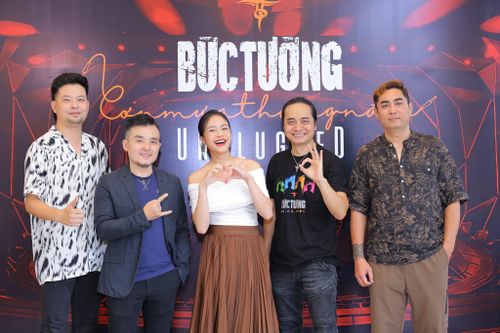 Ban nhạc Bức Tường 'chơi' lớn, đưa liveshow 'Cơn mưa tháng năm' vào Nhà hát Hồ Gươm
