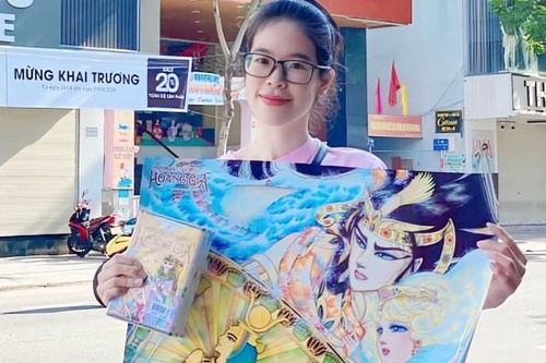 Độc giả đội mưa đến mua 'Nữ hoàng Ai Cập' phiên bản mới