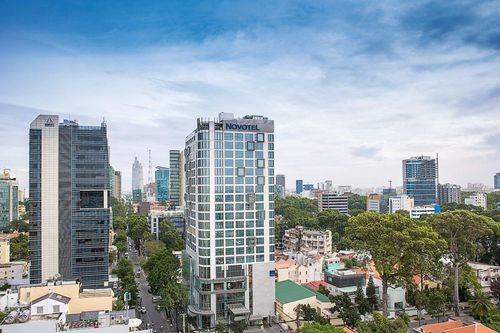 Chủ khách sạn Novotel Saigon Centre lỗ hơn trăm tỷ nửa đầu năm