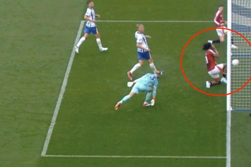 MU 2 lần bị từ chối bàn thắng trước Brighton