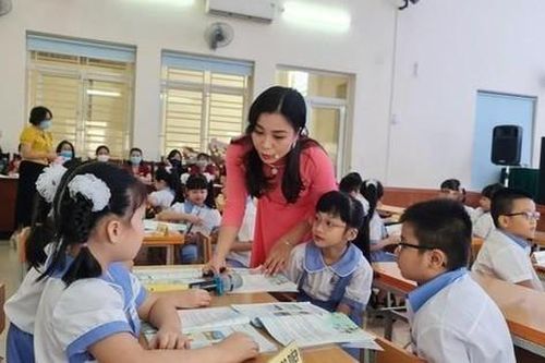 Giải đáp về thời gian giữ hạng chức danh nghề