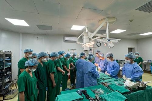 Một bệnh nhân chết não ở Hà Nội hiến tạng cứu nhiều người