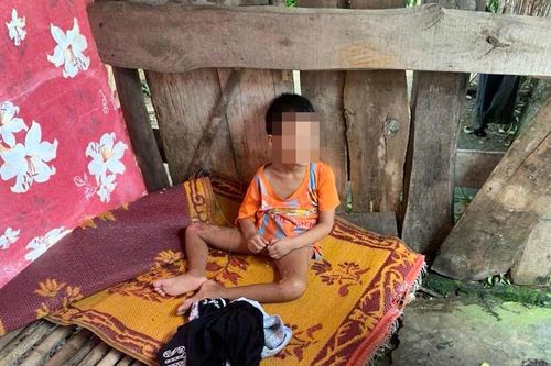 Nghi vấn bé trai 5 tuổi bị 'bỏ rơi'