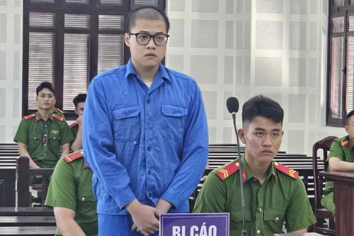 Mâu thuẫn lúc nhậu, đâm bạn học tử vong