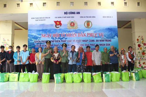 Tuổi trẻ Công an nhân dân tổ chức chương trình 'Ngày hội Vì Nhân dân phục vụ'tại tỉnh Đắk Nông