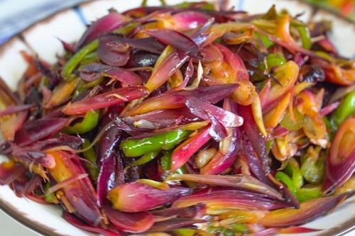 Loại rau rừng mọc hoang, ở Nhật được coi như 'nhân sâm châu Á'