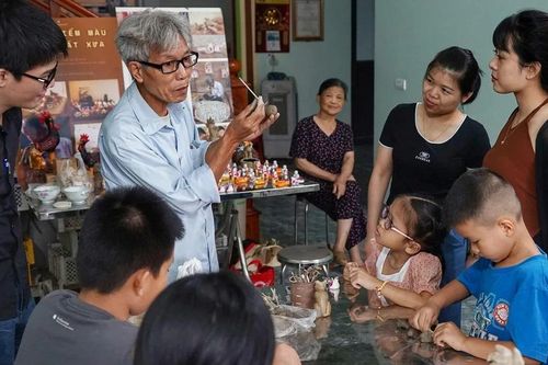 Nghệ nhân cuối cùng giữ nghề làm phỗng đất