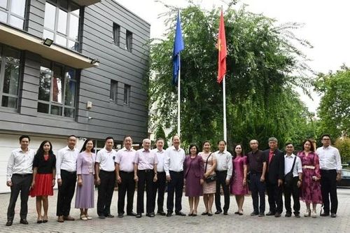 Đại sứ Nguyễn Thị Bích Thảo tiếp đoàn TP. Hồ Chí Minh thăm Hungary thúc đẩy hợp tác thương mại và đầu tư