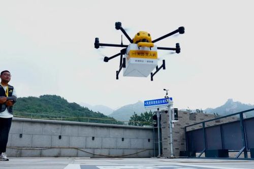 Thiết bị bay chỉ mất 5 phút để giao đồ ăn cho du khách leo Vạn Lý Trường Thành