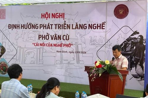 Thương hiệu 'Phở Vân Cù' chọn ngày truyền thống