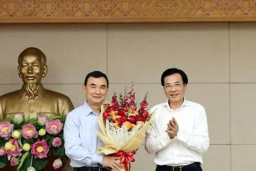 Bản tin 8H: Trao Quyết định nghỉ hưu cho Phó Chủ nhiệm và 4 cán bộ Văn phòng Chính phủ
