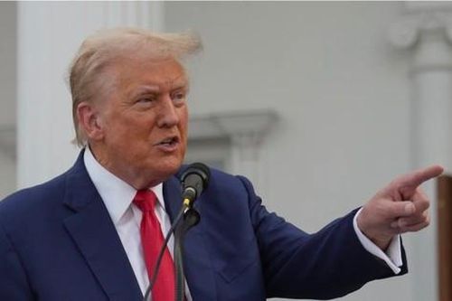 Bắt giữ người đàn ông dọa giết ứng cử viên tổng thống Mỹ Donald Trump