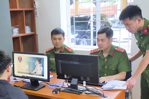 Thói quen mua bán xe không sang tên đổi chủ dễ 'tiền mất tật mang'