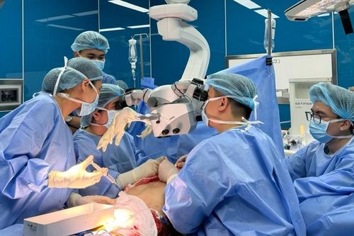 Thai phụ Hà Nội phải đi cấp cứu khi 'nâng cấp' vòng ba