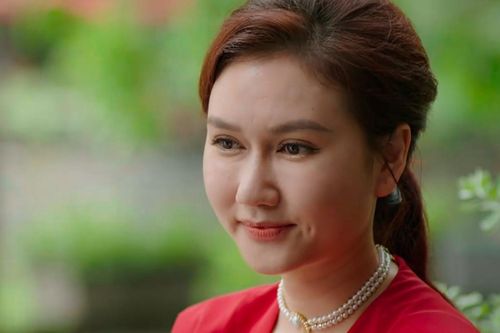 Diễn viên Hương Giang than không dám ra đường vì sợ bị khán giả 'ném đá'