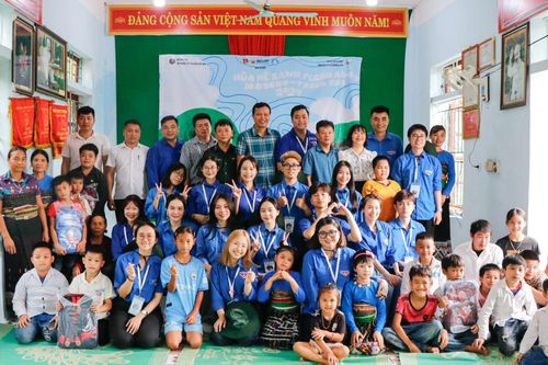 Sinh viên Việt Nam tại Nga tích cực tham gia các hoạt động thiện nguyện