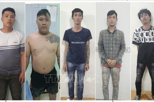 Tạm giữ hình sự 5 đối tượng cố ý gây thương tích cho người bán cá