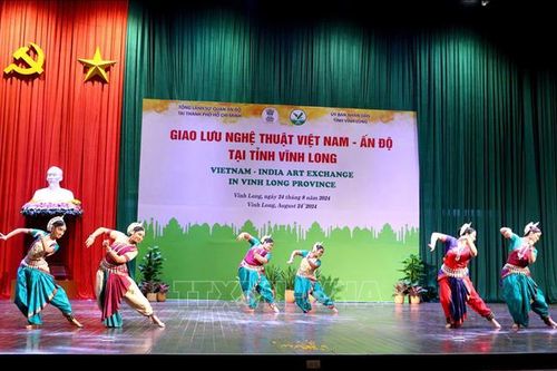 Giao lưu nghệ thuật Việt Nam - Ấn Độ tại tỉnh Vĩnh Long