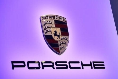 99 xe sang Porsche Taycan nằm trong diện triệu hồi tại Việt Nam