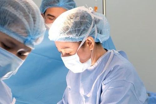 Cứu sống mẹ con sản phụ bị cơ tim chu sinh