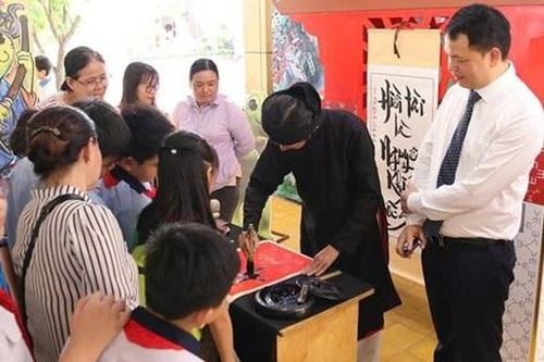 Giới thiệu lịch sử hình thành và phát triển của Văn Miếu - Quốc Tử Giám tại TPHCM