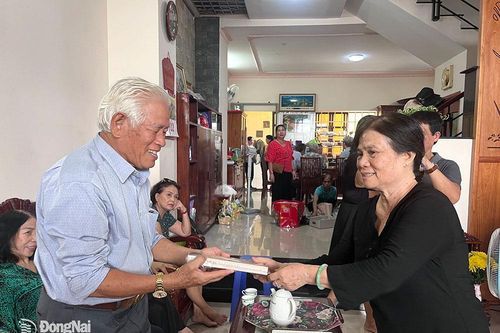 Tâm tình gửi lại trang văn