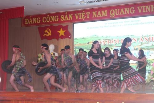 Khai mạc Dạ hội điện ảnh 'Bảo Lâm ngày về'