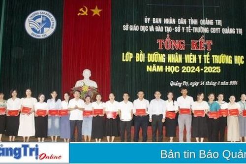 383 học viên được bồi dưỡng kiến thức nhân viên y tế trường học