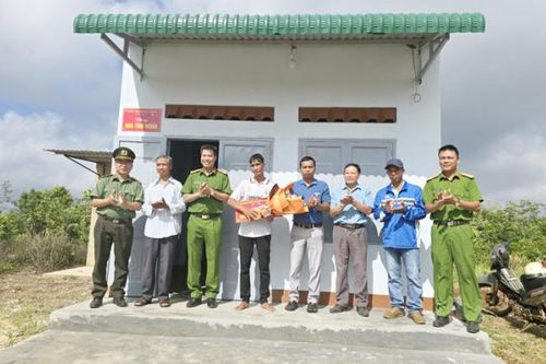 Niềm vui trong những ngôi nhà ấm áp nghĩa tình