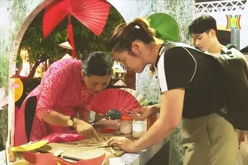 Người dân hào hứng với 'Những ngày Hà Nội tại TP.HCM'