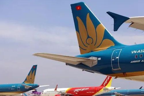 Ba đường bay Việt Nam vào top 10 đông khách nhất
