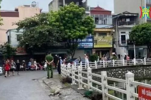 Phát hiện thi thể dưới hồ nước ở Long Biên