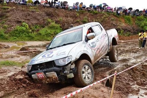 Khai mạc giải đua xe địa hình ở vùng biên giới Lào Cai
