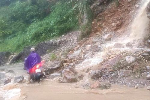 Hòa An hỗ trợ nhân dân khắc phục hậu quả mưa lũ