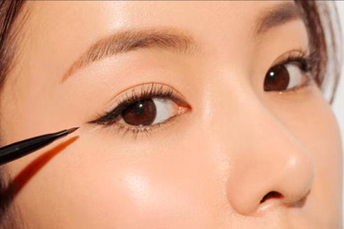 Làm thế nào để đôi mắt của bạn trông to hơn?