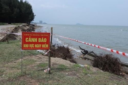 Thanh Hóa công bố tình huống khẩn cấp sạt lở, xâm thực bờ biển