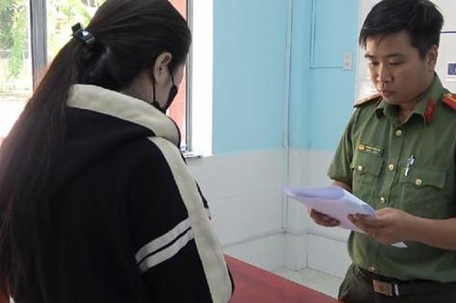 Một phụ nữ bị xử phạt vì livestream, chia sẻ web đánh bạc