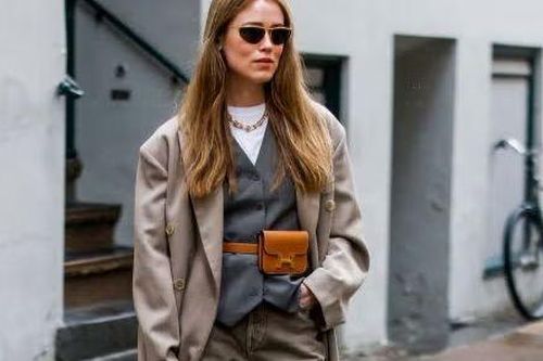 Túi đeo hông belt bag trở lại và khuấy đảo thời trang đường phố như thế nào?