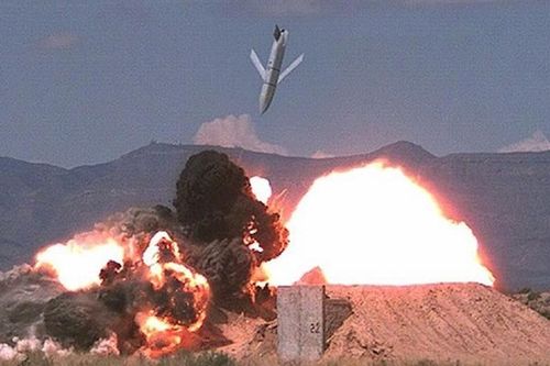 Tên lửa AGM-158 JASSM khiến tiêm kích F-16 Ukraine thành vũ khí thay đổi cuộc chơi