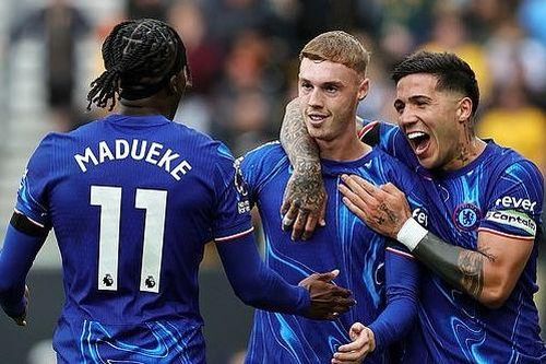Hai ngôi sao Chelsea lập hattrick trong cơn mưa bàn thắng