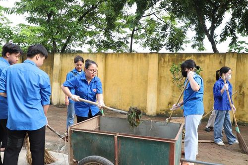 Huyện đoàn Thường Tín tổ chức chiến dịch tổng vệ sinh môi trường